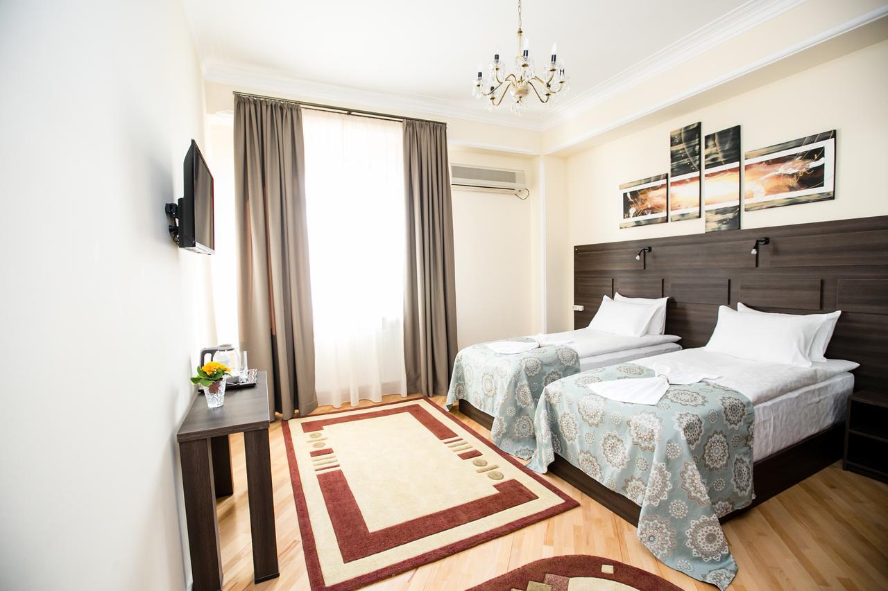Hotel Badagi Tbilisi Bagian luar foto